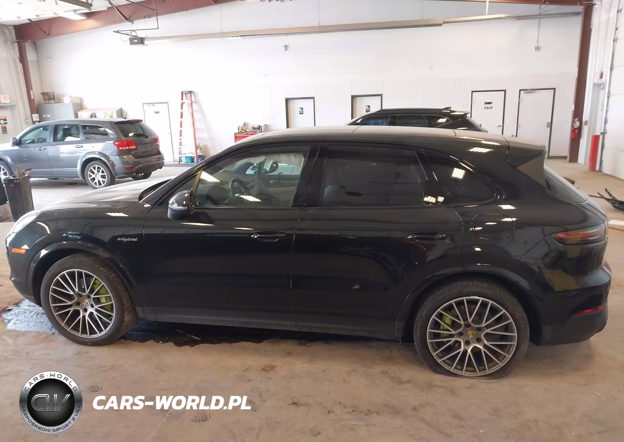 2023 Porsche Cayenne E-Hybrid Platinum Edition VIN:WP1AE2AY9PDA12784 - 14