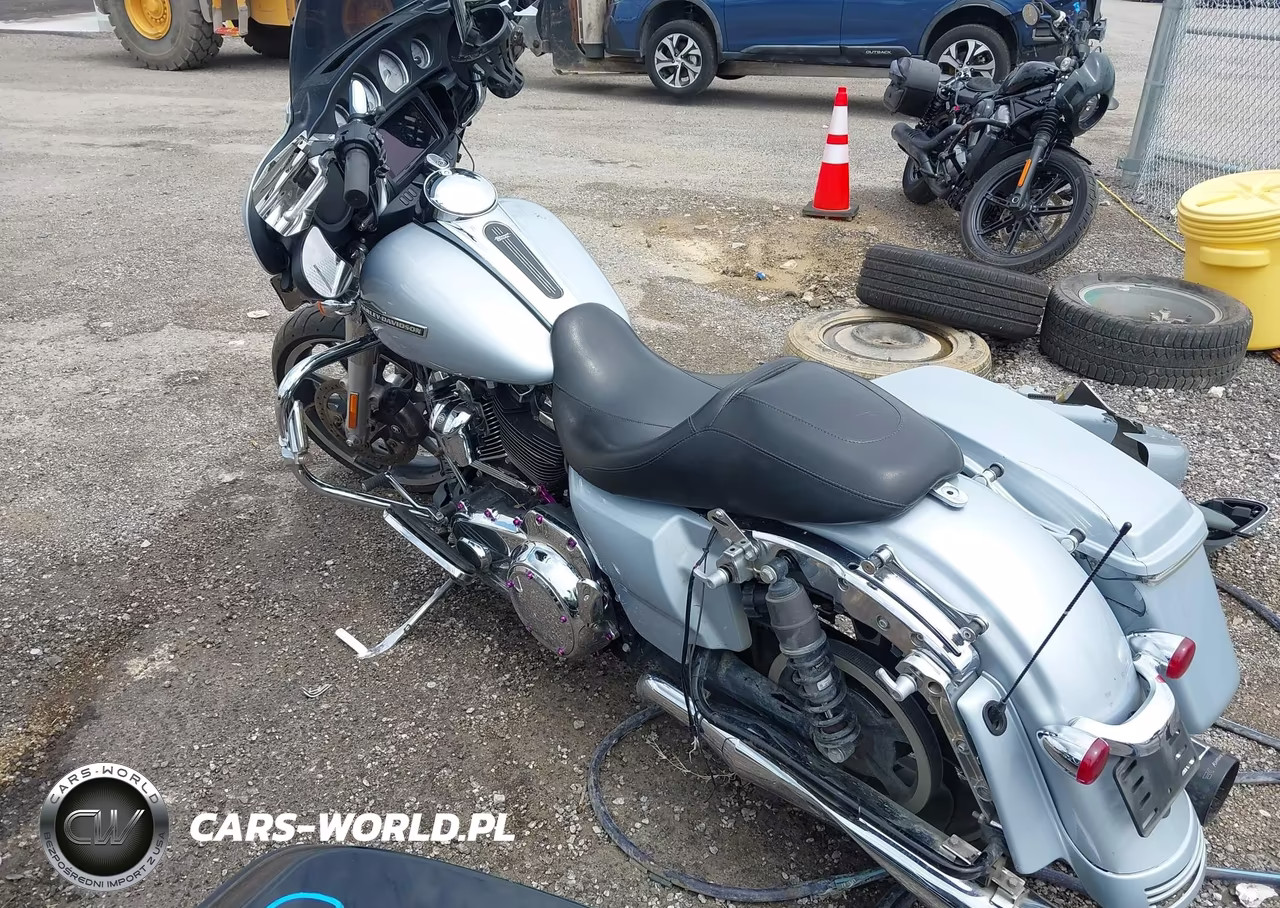 2023 Harley-Davidson Flhx VIN:1HD1KBC15PB602985 - 3