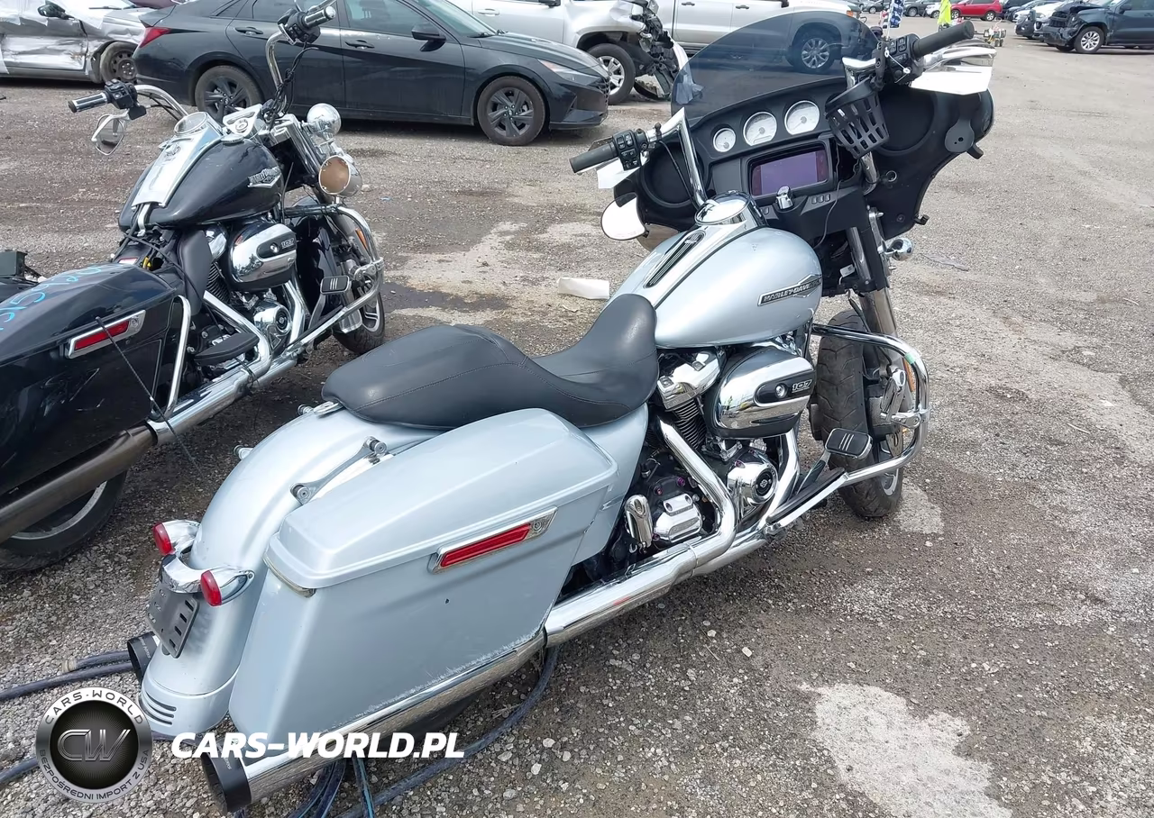 2023 Harley-Davidson Flhx VIN:1HD1KBC15PB602985 - 4