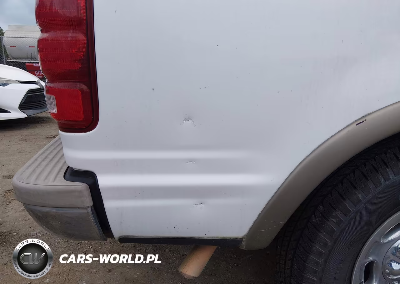 2000 Ford Expedition Eddie Bauer VIN:1FMRU17L6YLB05388 - 13