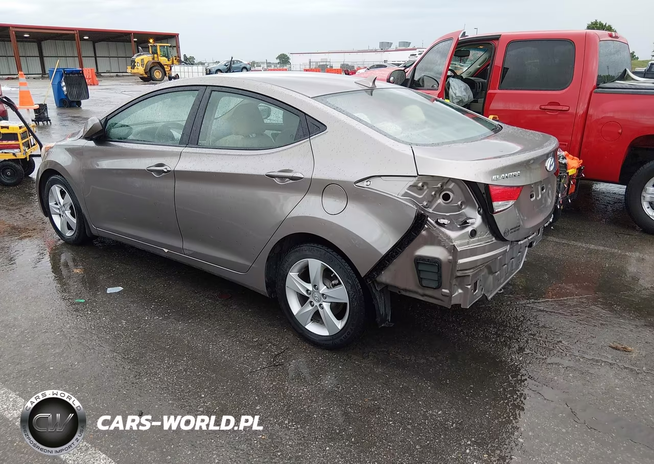 2013 Hyundai Elantra Gls VIN:5NPDH4AE0DH246065 - 3
