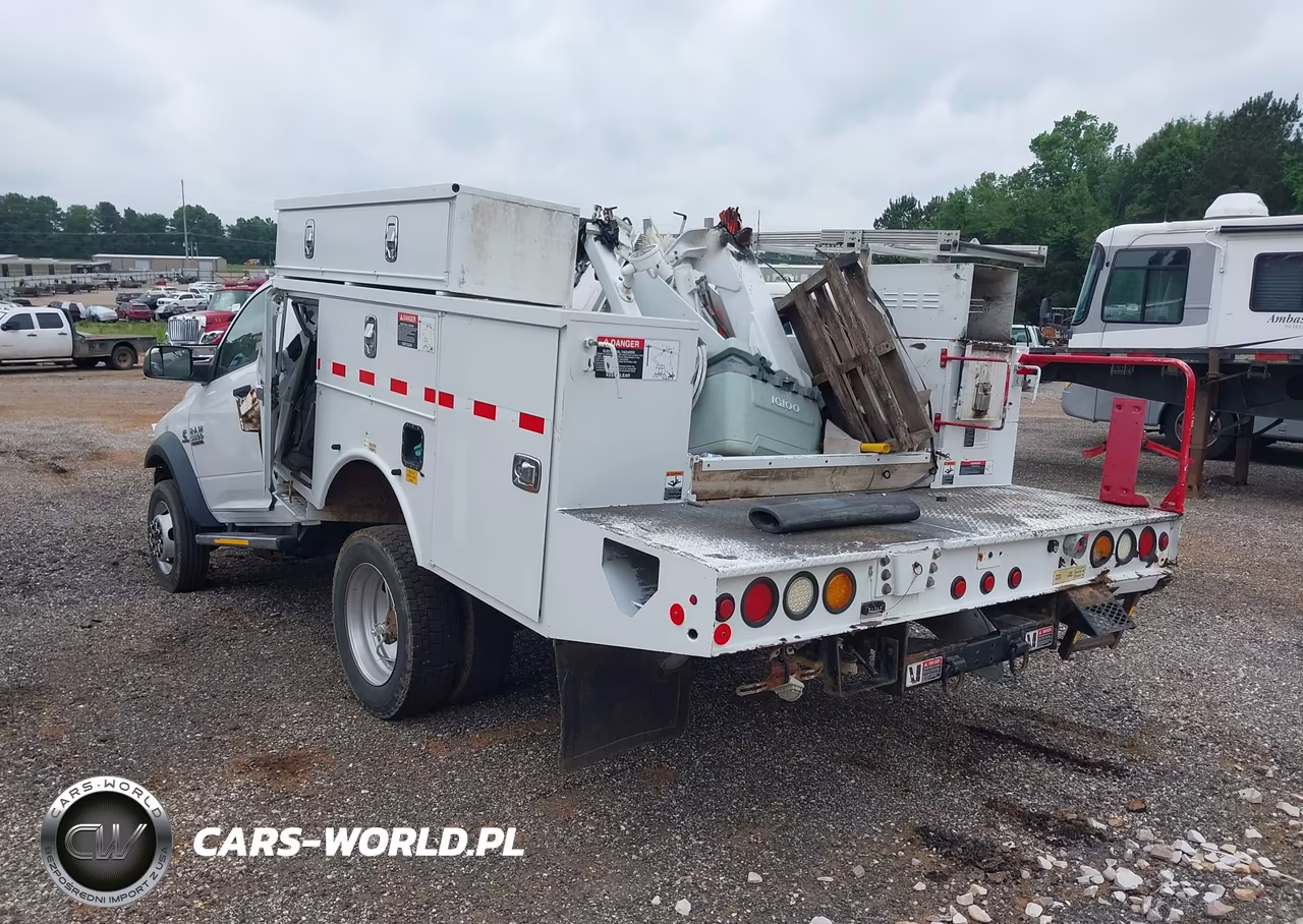 2015 Ram 5500 Chassis Tradesman-Slt VIN:3C7WRNAL4FG705963 - 3