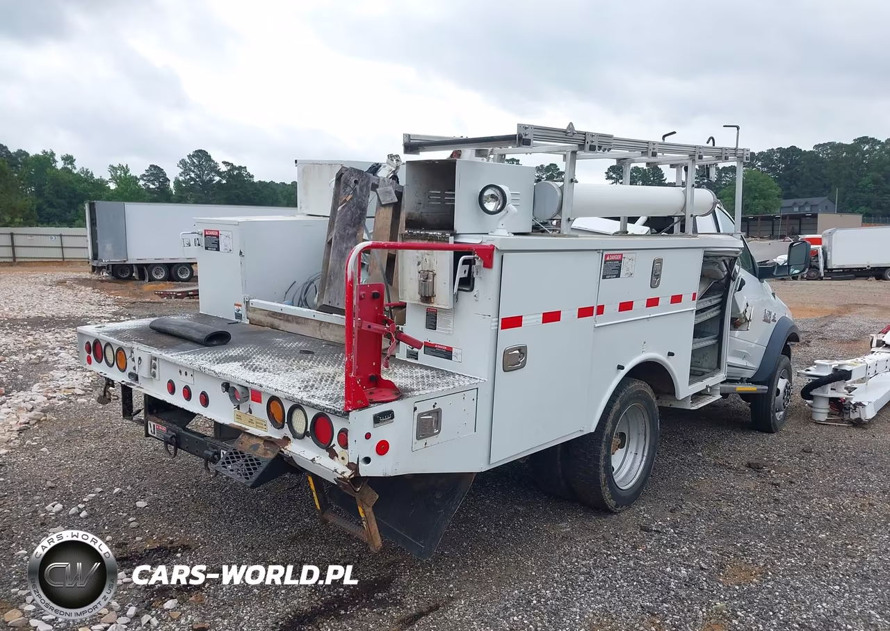 2015 Ram 5500 Chassis Tradesman-Slt VIN:3C7WRNAL4FG705963 - 4