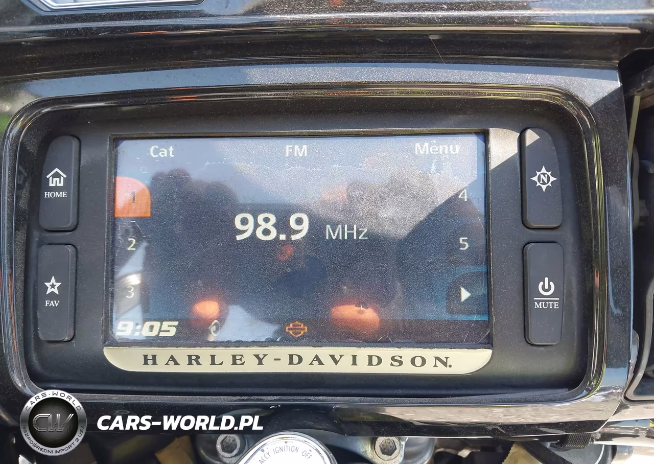 2014 Harley-Davidson Flhxs Street Glide Special VIN:1HD1KRM17EB696145 - 16