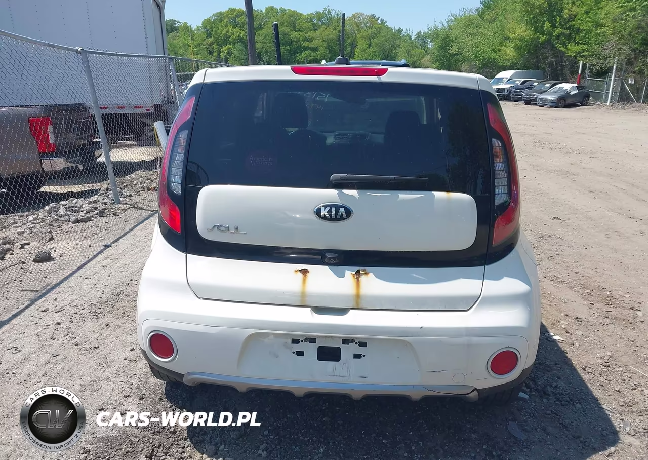 2018 Kia Soul + VIN:KNDJP3A5XJ7551279 - 16