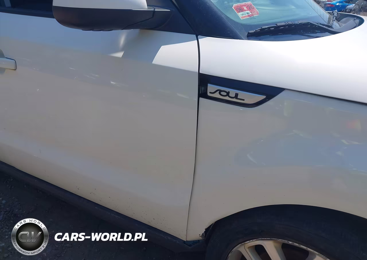 2018 Kia Soul + VIN:KNDJP3A5XJ7551279 - 17