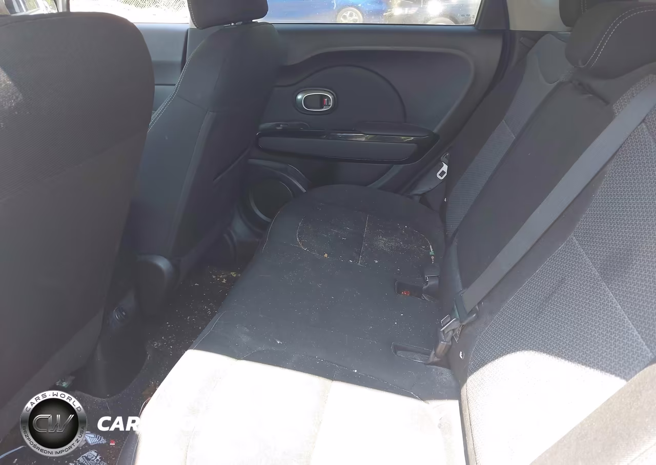 2018 Kia Soul + VIN:KNDJP3A5XJ7551279 - 8