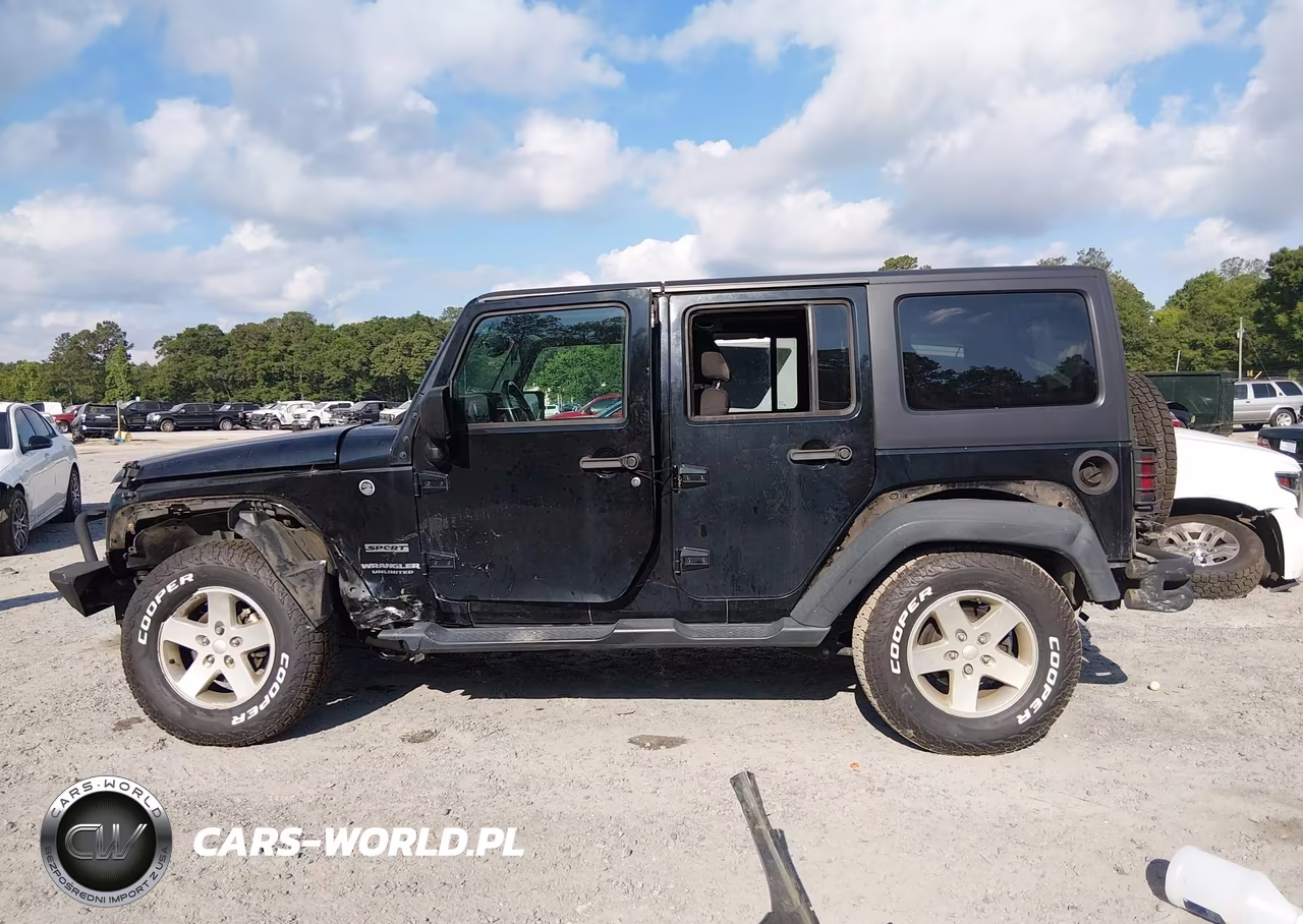 2016 Jeep Wrangler Unlimited Sport VIN:1C4BJWDG1GL329993 - 15