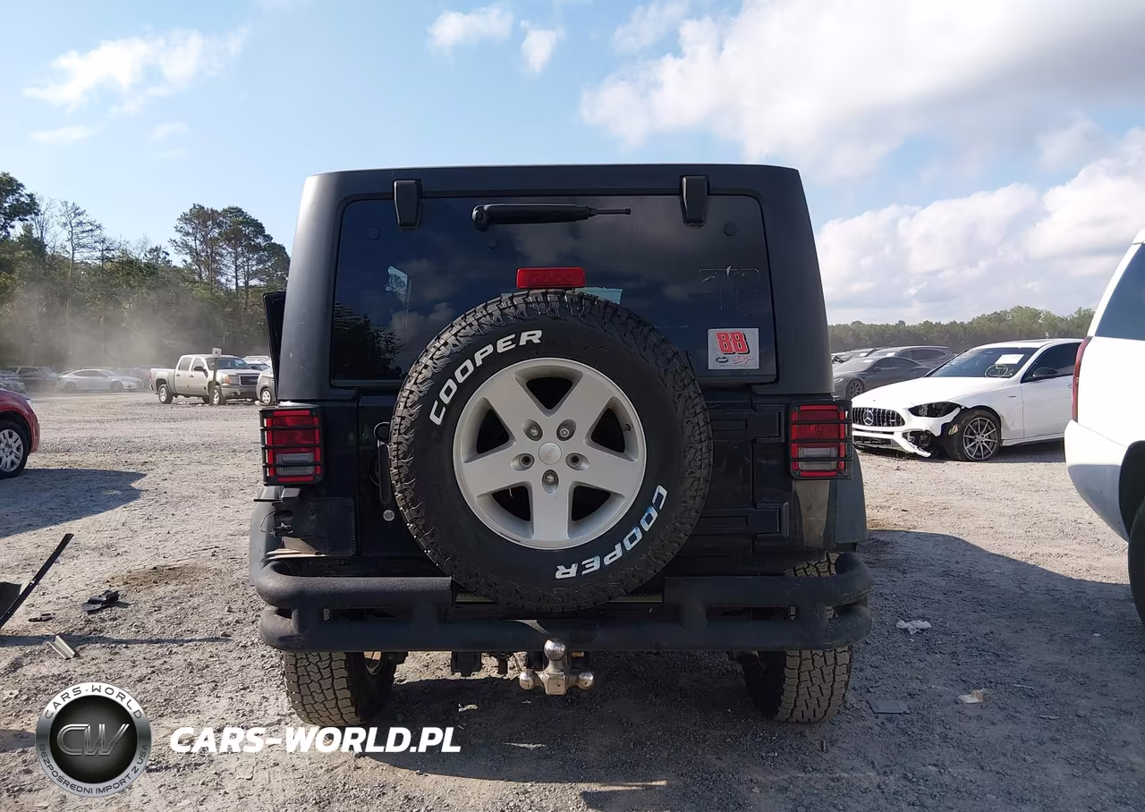 2016 Jeep Wrangler Unlimited Sport VIN:1C4BJWDG1GL329993 - 17