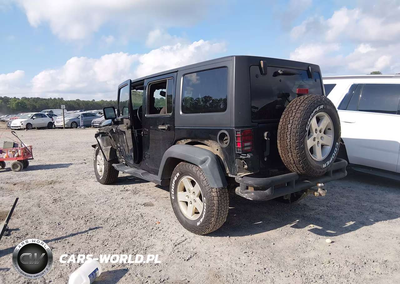 2016 Jeep Wrangler Unlimited Sport VIN:1C4BJWDG1GL329993 - 3