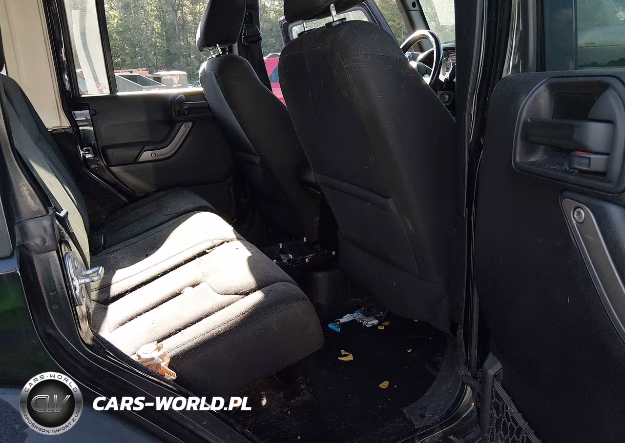 2016 Jeep Wrangler Unlimited Sport VIN:1C4BJWDG1GL329993 - 8
