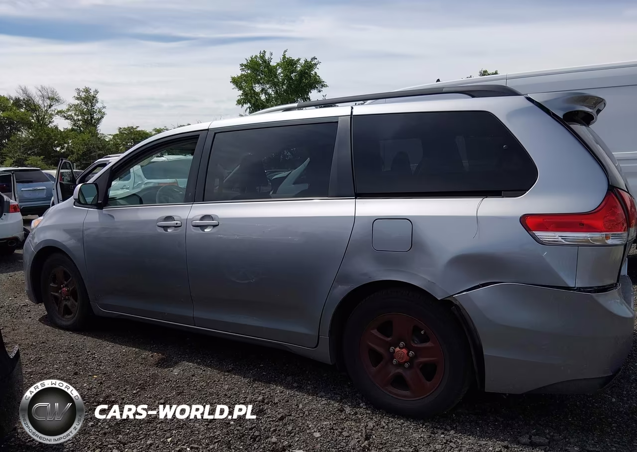 2013 Toyota Sienna Xle V6 8 Passenger VIN:5TDYK3DC8DS359425 - 14