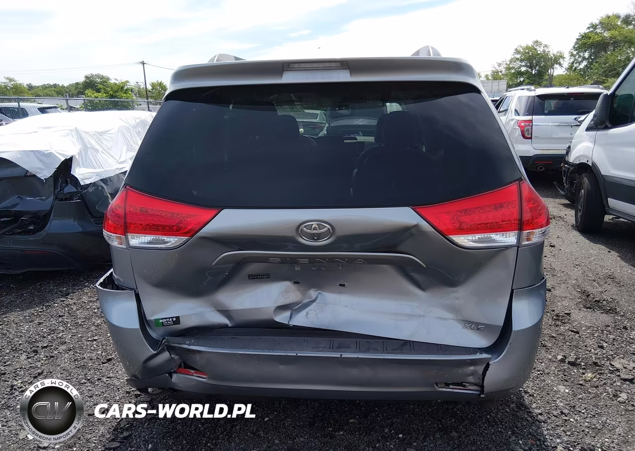 2013 Toyota Sienna Xle V6 8 Passenger VIN:5TDYK3DC8DS359425 - 16