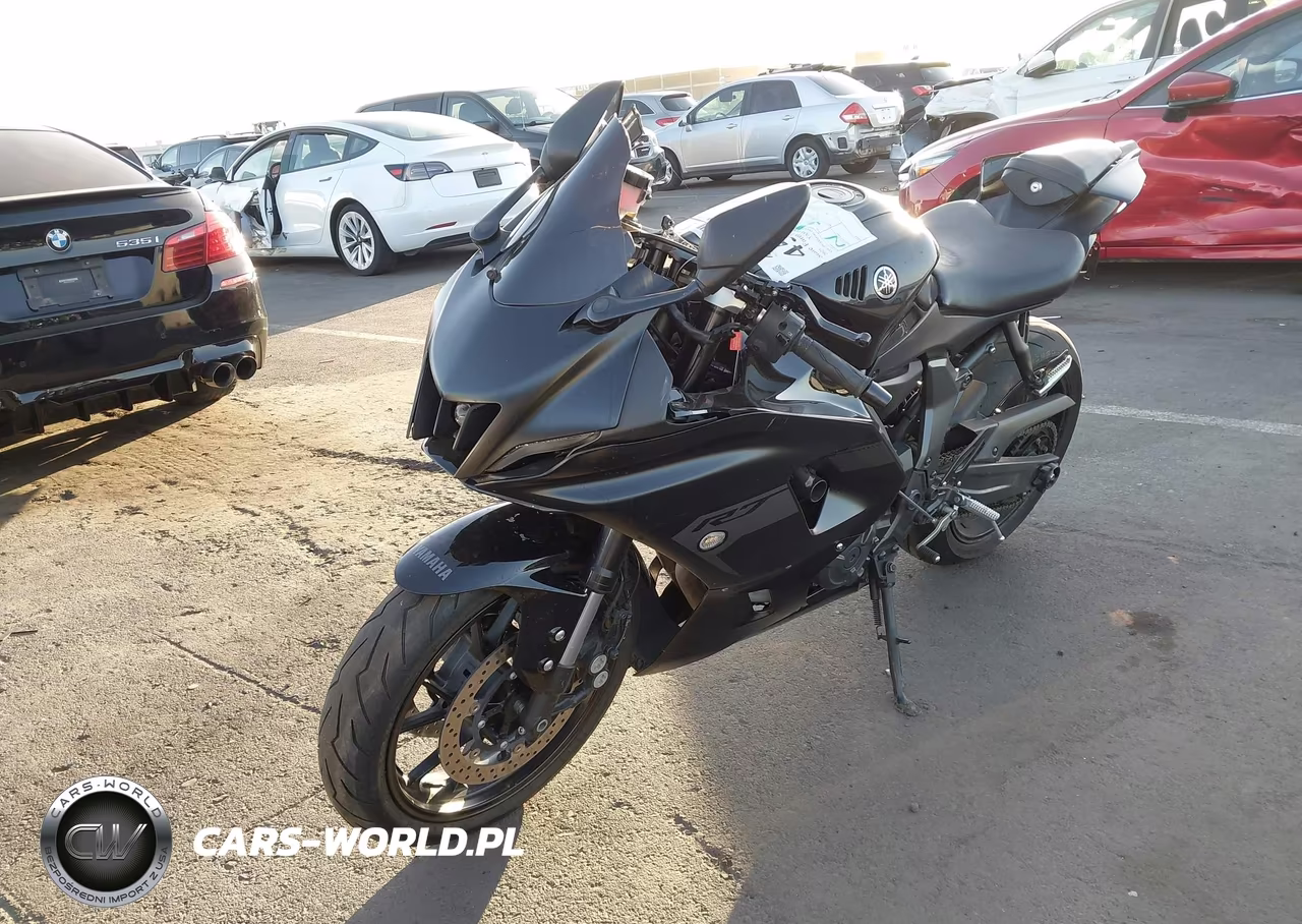 2025 Yamaha Yzfr7