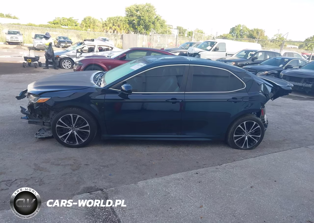 2018 Toyota Camry Se VIN:4T1B11HK6JU584671 - 14