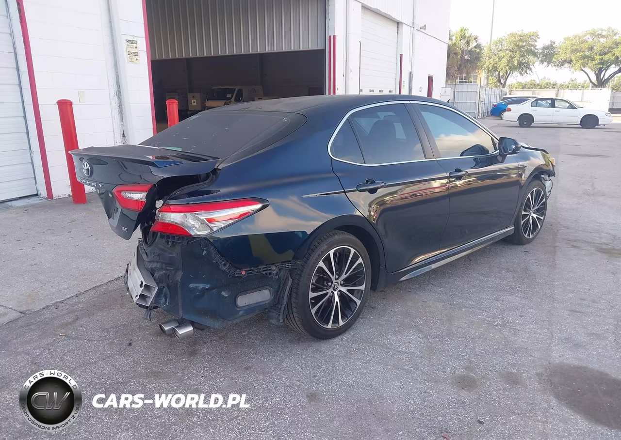 2018 Toyota Camry Se VIN:4T1B11HK6JU584671 - 4