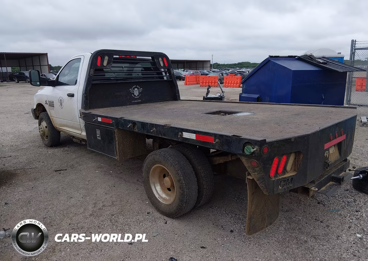2018 Ram 3500 Chassis Tradesman-Slt VIN:3C7WRTBLXJG180208 - 4