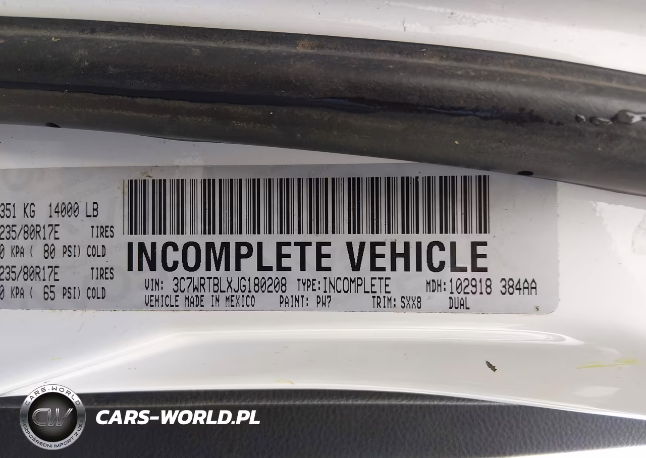 2018 Ram 3500 Chassis Tradesman-Slt VIN:3C7WRTBLXJG180208 - 9