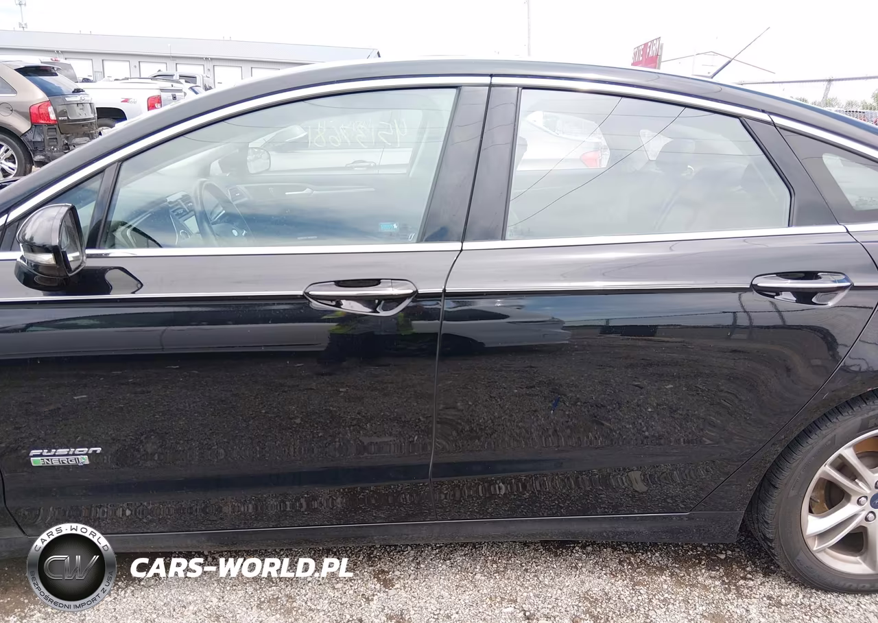 2016 Ford Fusion Energi Titanium VIN:3FA6P0SU1GR212833 - 14
