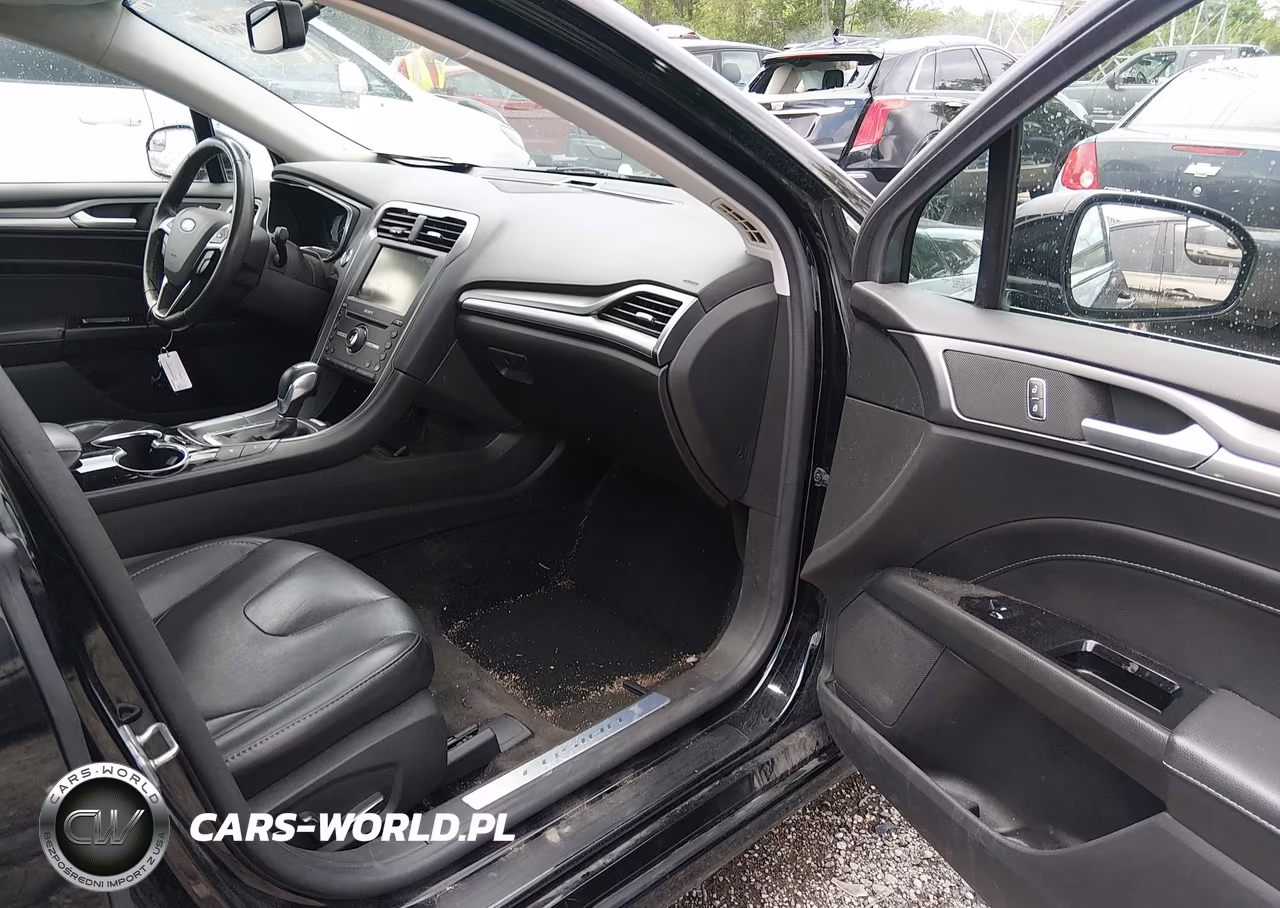 2016 Ford Fusion Energi Titanium VIN:3FA6P0SU1GR212833 - 5