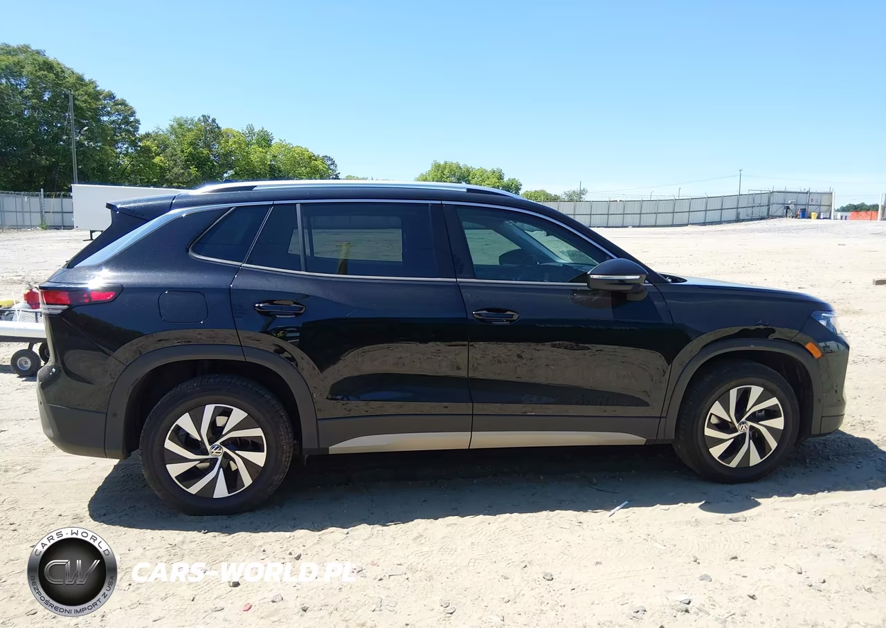 2025 Volkswagen Tiguan 2.0T S VIN:3VVCR7RM1SM036203 - 13