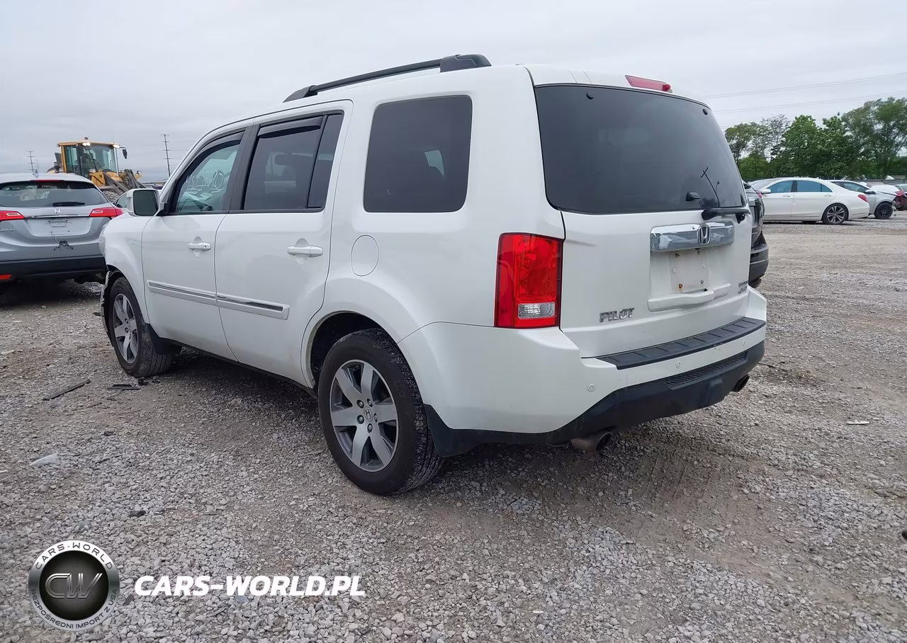 2015 Honda Pilot Touring VIN:5FNYF4H90FB049575 - 3
