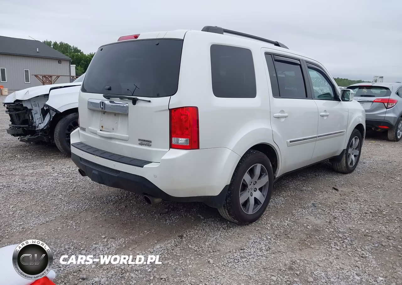2015 Honda Pilot Touring VIN:5FNYF4H90FB049575 - 4