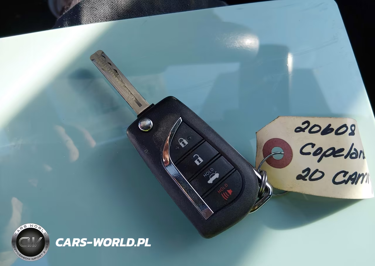 2020 Toyota Camry Le VIN:4T1C11AK8LU947084 - 11