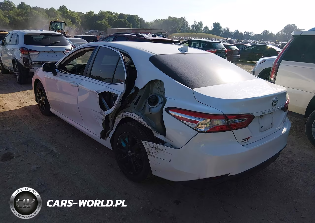 2020 Toyota Camry Le VIN:4T1C11AK8LU947084 - 3