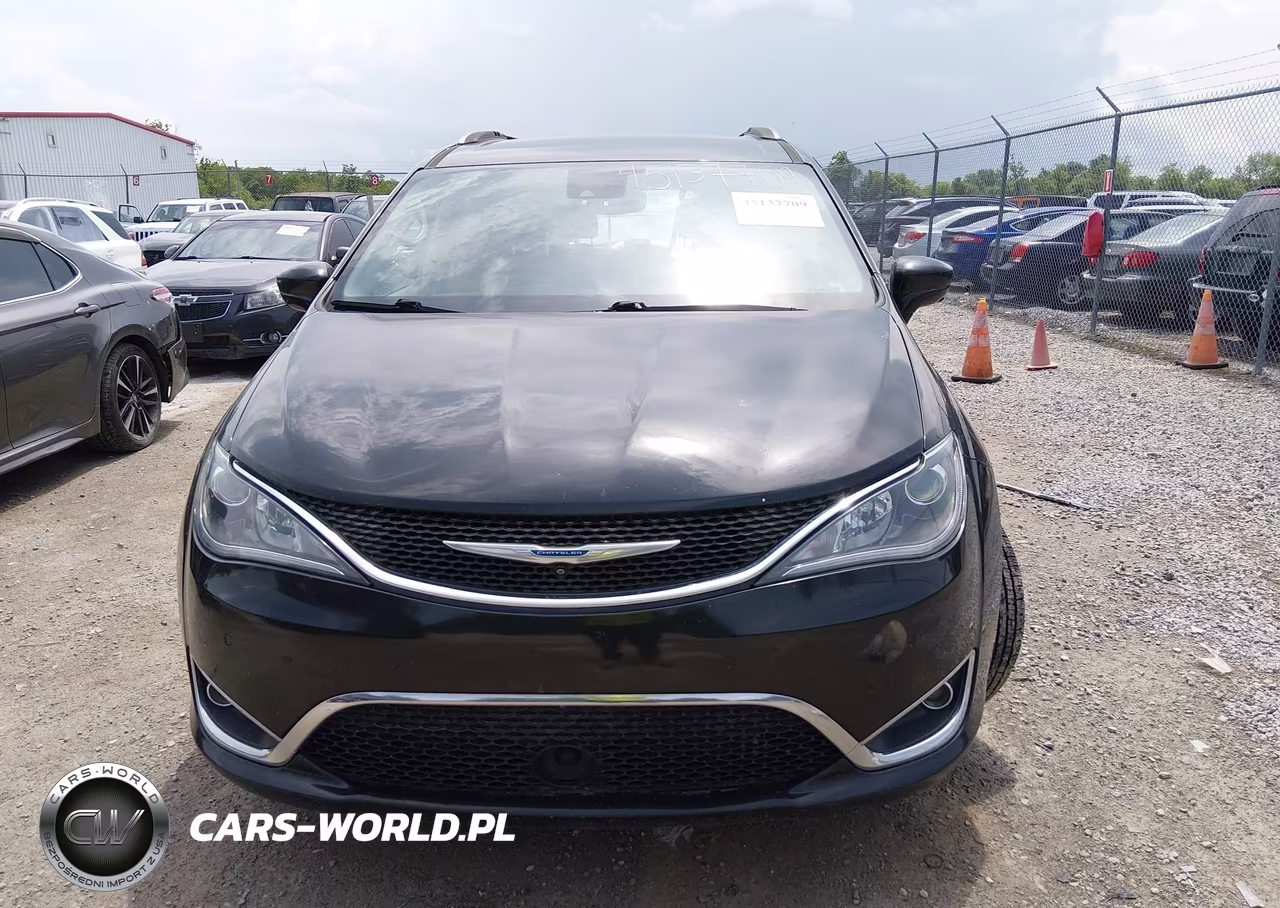 2018 Chrysler Pacifica Touring L VIN:2C4RC1BG9JR170945 - 13