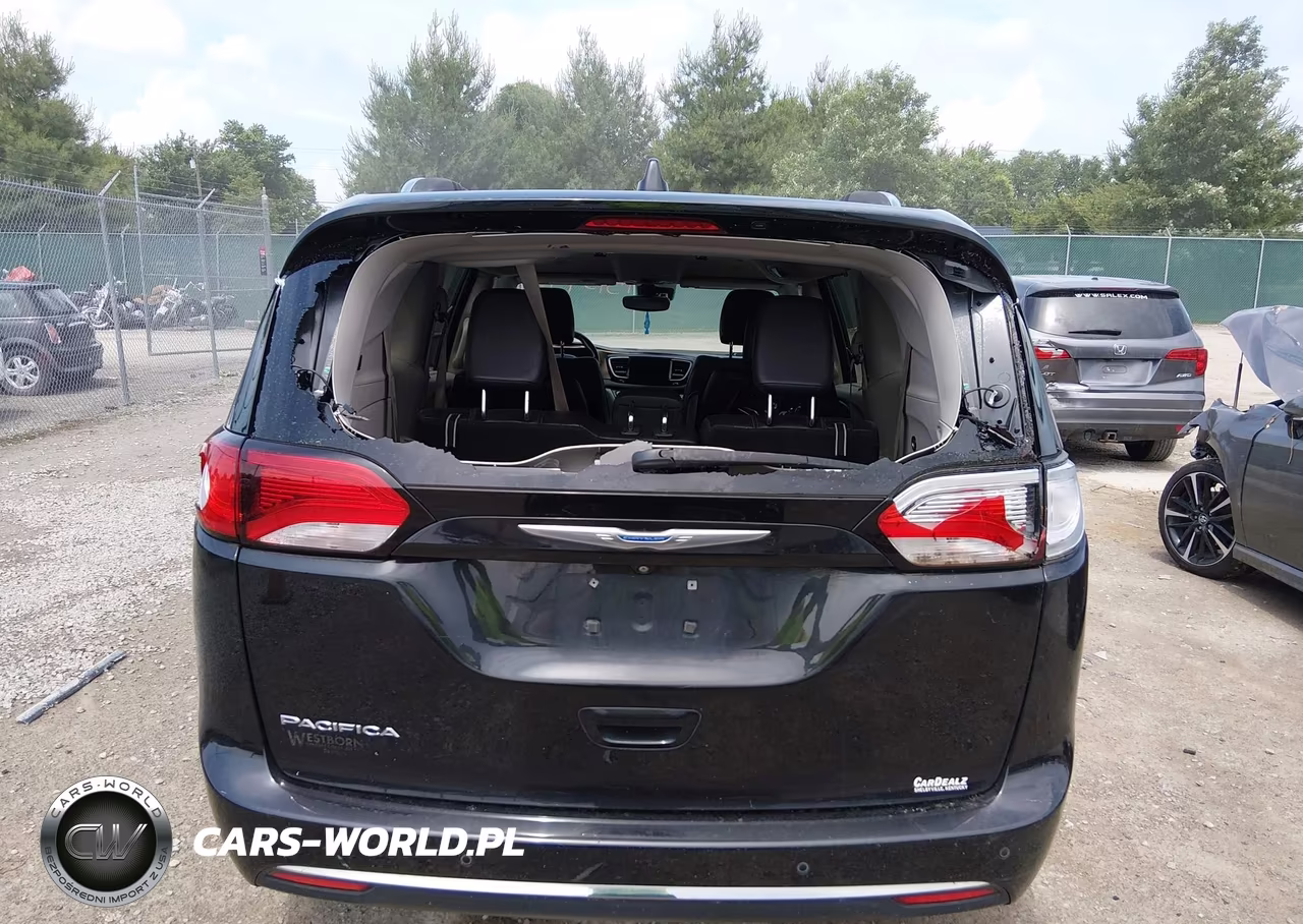 2018 Chrysler Pacifica Touring L VIN:2C4RC1BG9JR170945 - 6