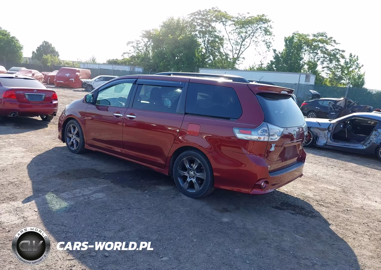 2015 Toyota Sienna Se 8 Passenger VIN:5TDXK3DC9FS583429 - 3