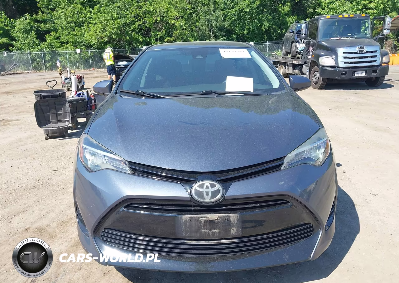 2017 Toyota Corolla Le VIN:2T1BURHE9HC796606 - 12