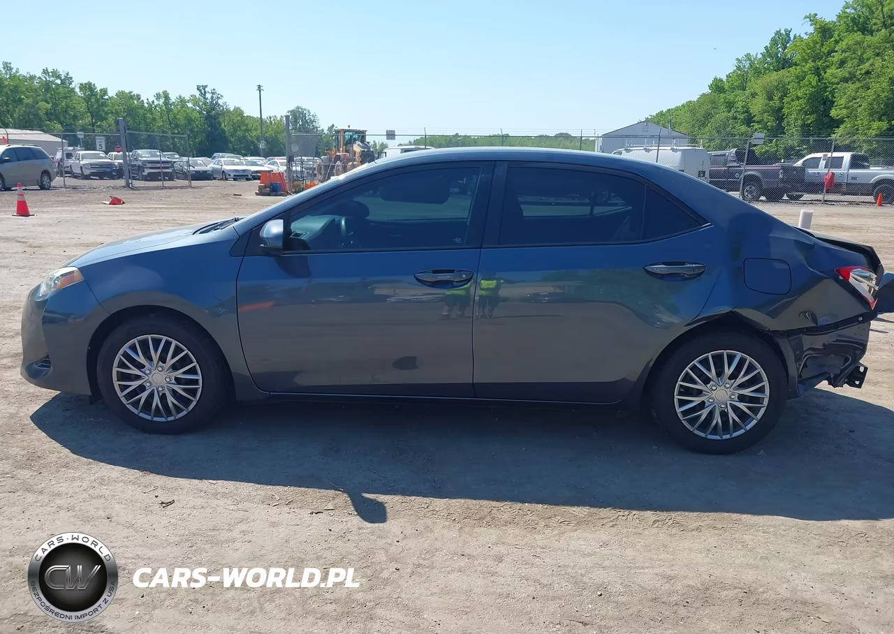2017 Toyota Corolla Le VIN:2T1BURHE9HC796606 - 14