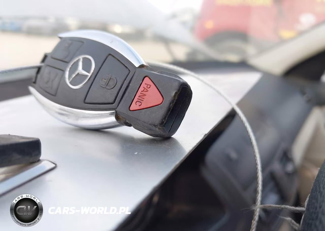 2010 Mercedes-Benz C 300 Luxury 4Matic-Sport 4Matic VIN:WDDGF8BB8AR129536 - 11