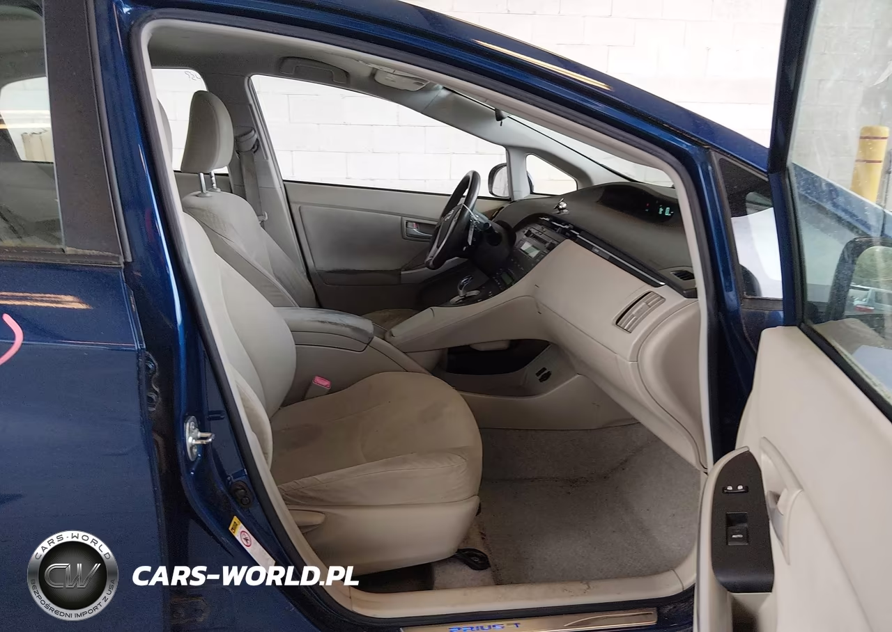 2011 Toyota Prius Two VIN:JTDKN3DU5B1360578 - 5