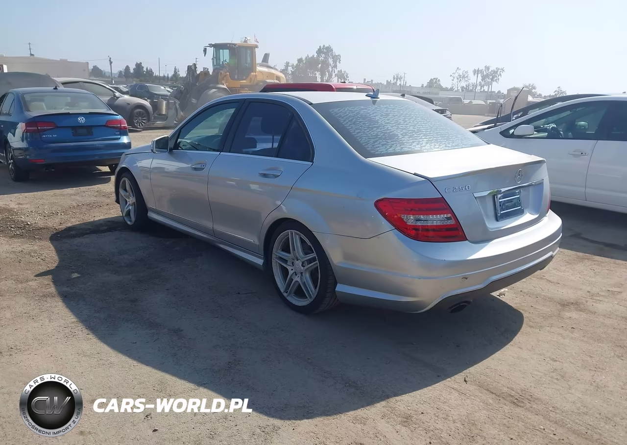 2013 Mercedes-Benz C 250 Sport VIN:WDDGF4HB3DA790006 - 3