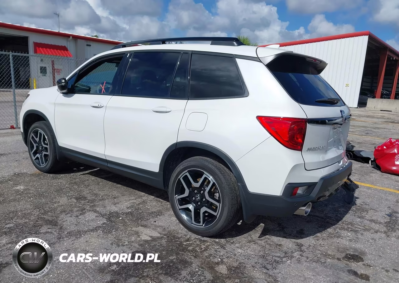 2023 Honda Passport Awd Elite VIN:5FNYF8H08PB023140 - 3