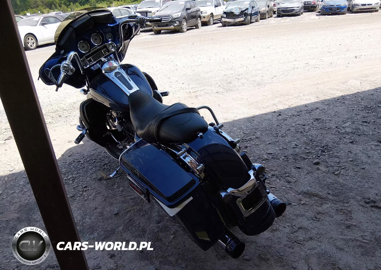 2012 Harley-Davidson Flhx Street Glide VIN:1HD1KBM14CB689741 - 3