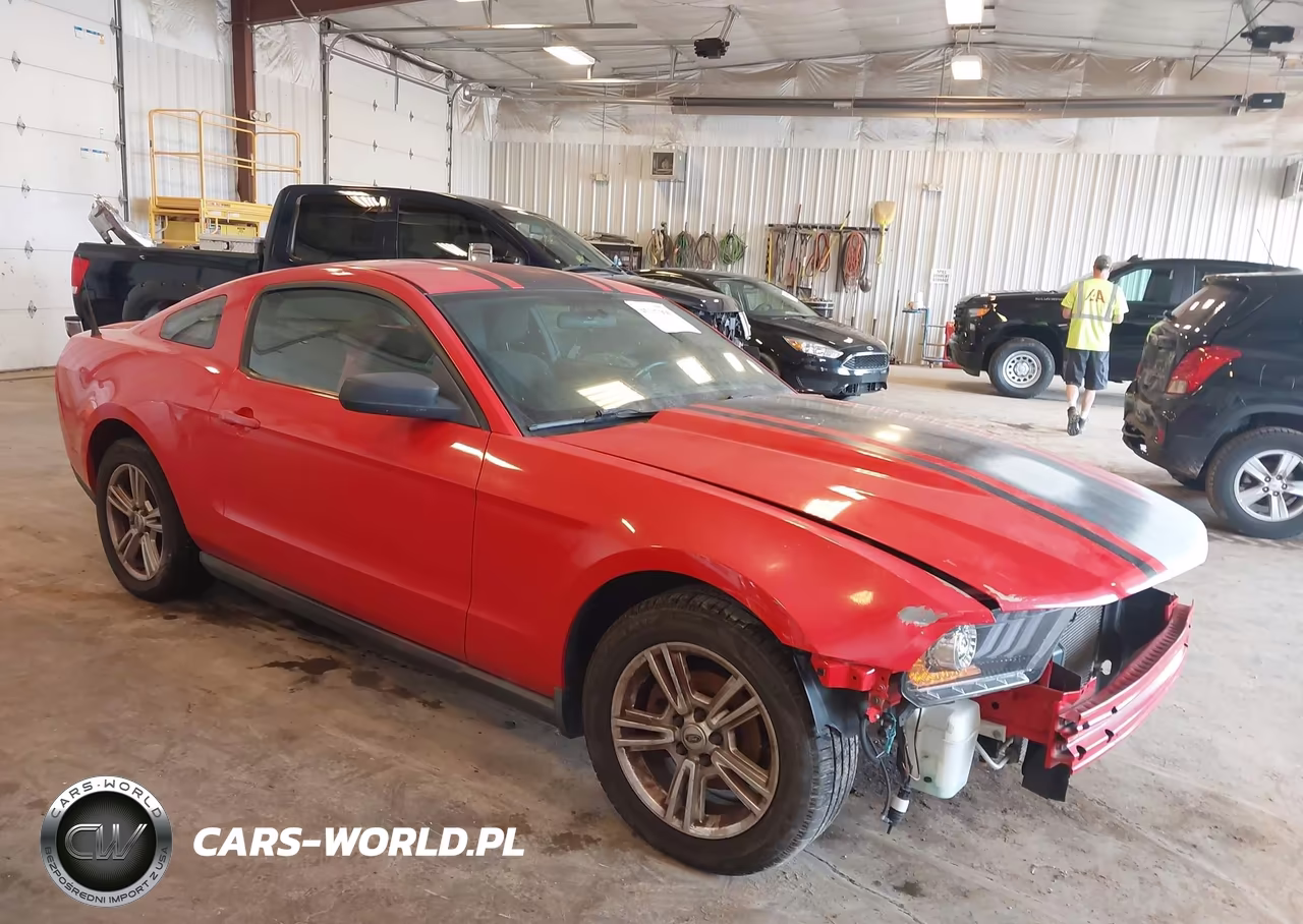 2010 Ford Mustang V6-V6 Premium