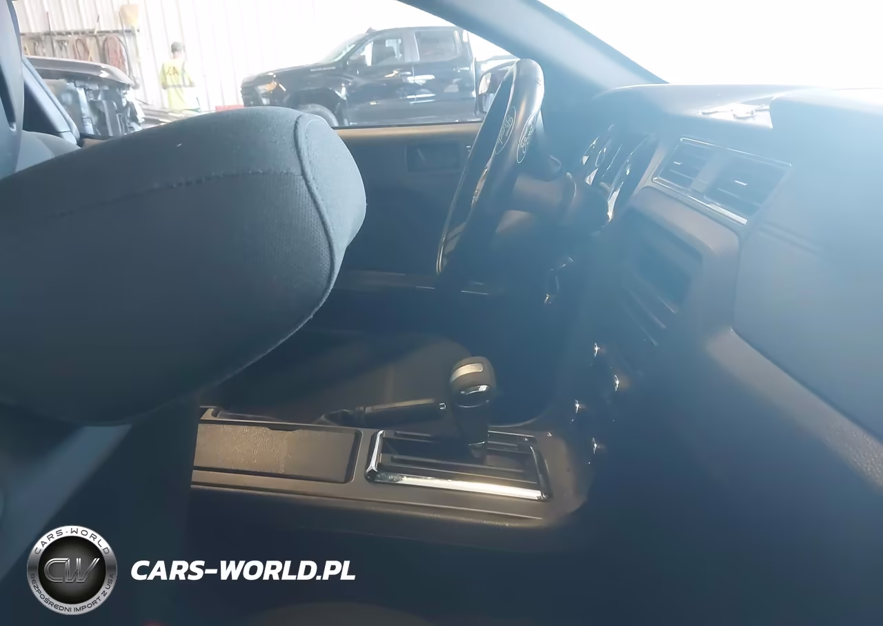 2010 Ford Mustang V6-V6 Premium VIN:1ZVBP8AN2A5112636 - 5