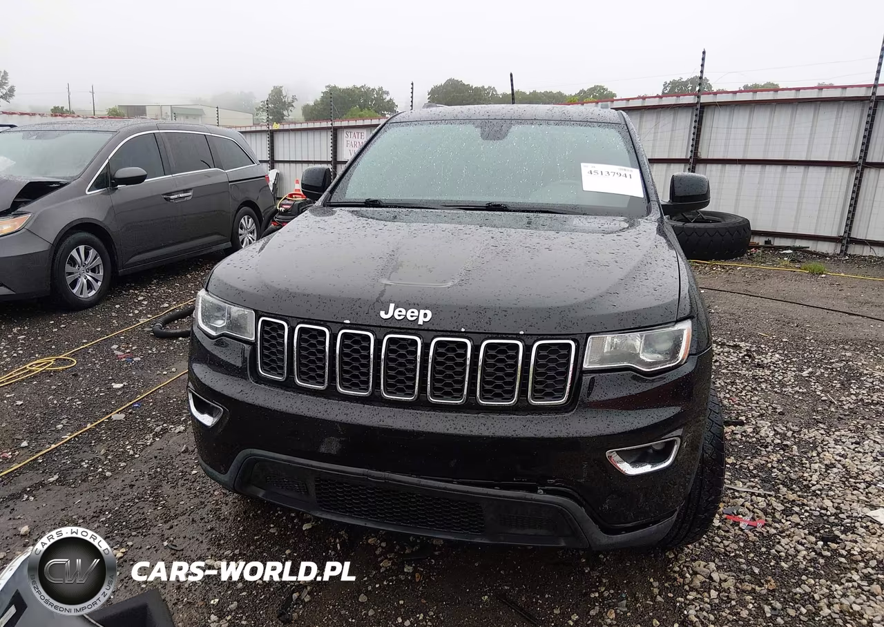 2017 Jeep Grand Cherokee Laredo 4X4 VIN:1C4RJFAG7HC825692 - 12