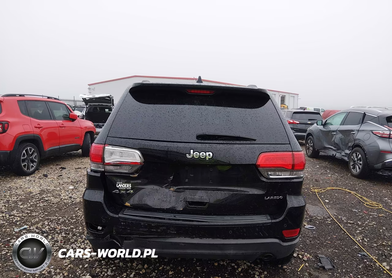 2017 Jeep Grand Cherokee Laredo 4X4 VIN:1C4RJFAG7HC825692 - 16