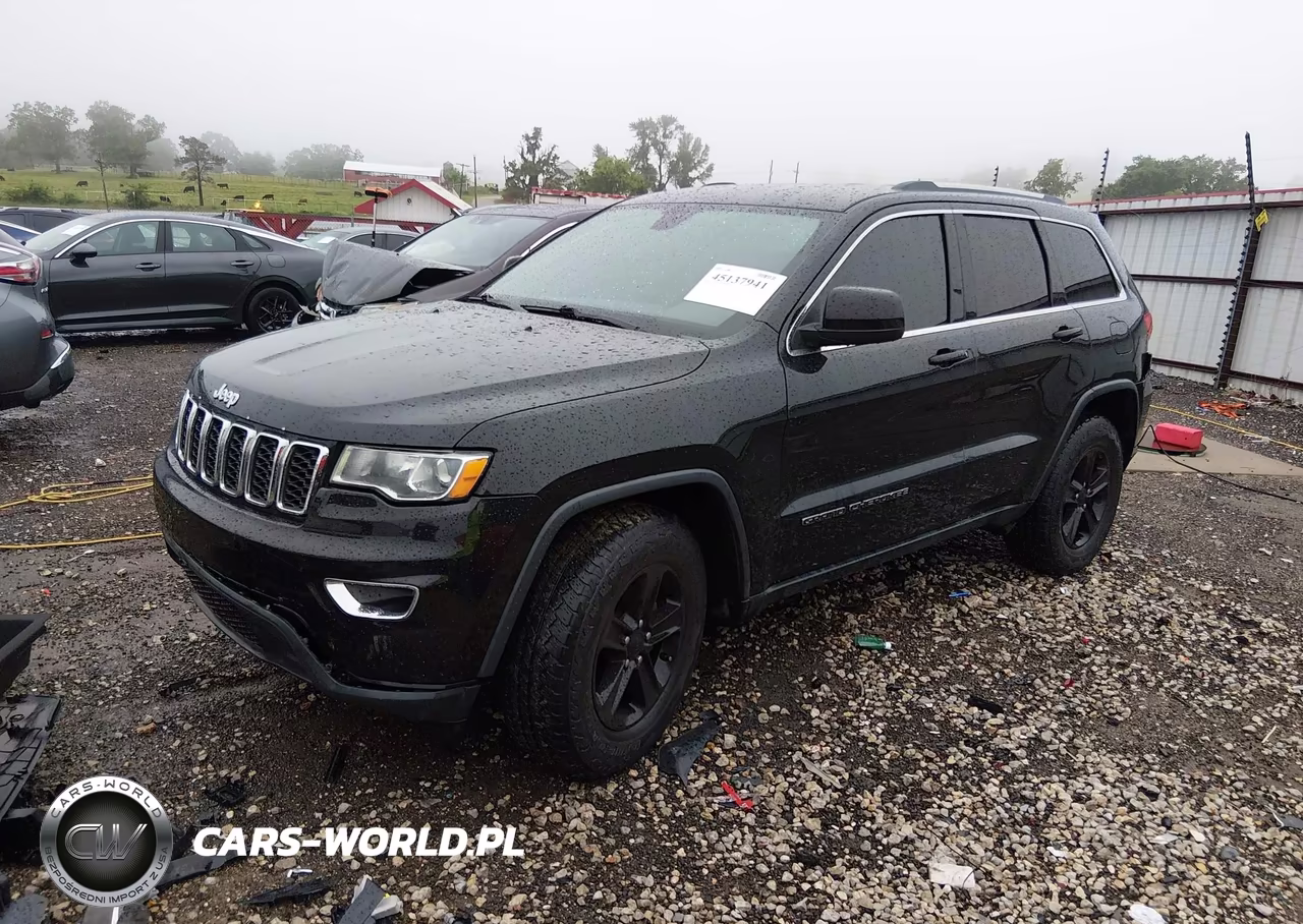 2017 Jeep Grand Cherokee Laredo 4X4 VIN:1C4RJFAG7HC825692 - 2