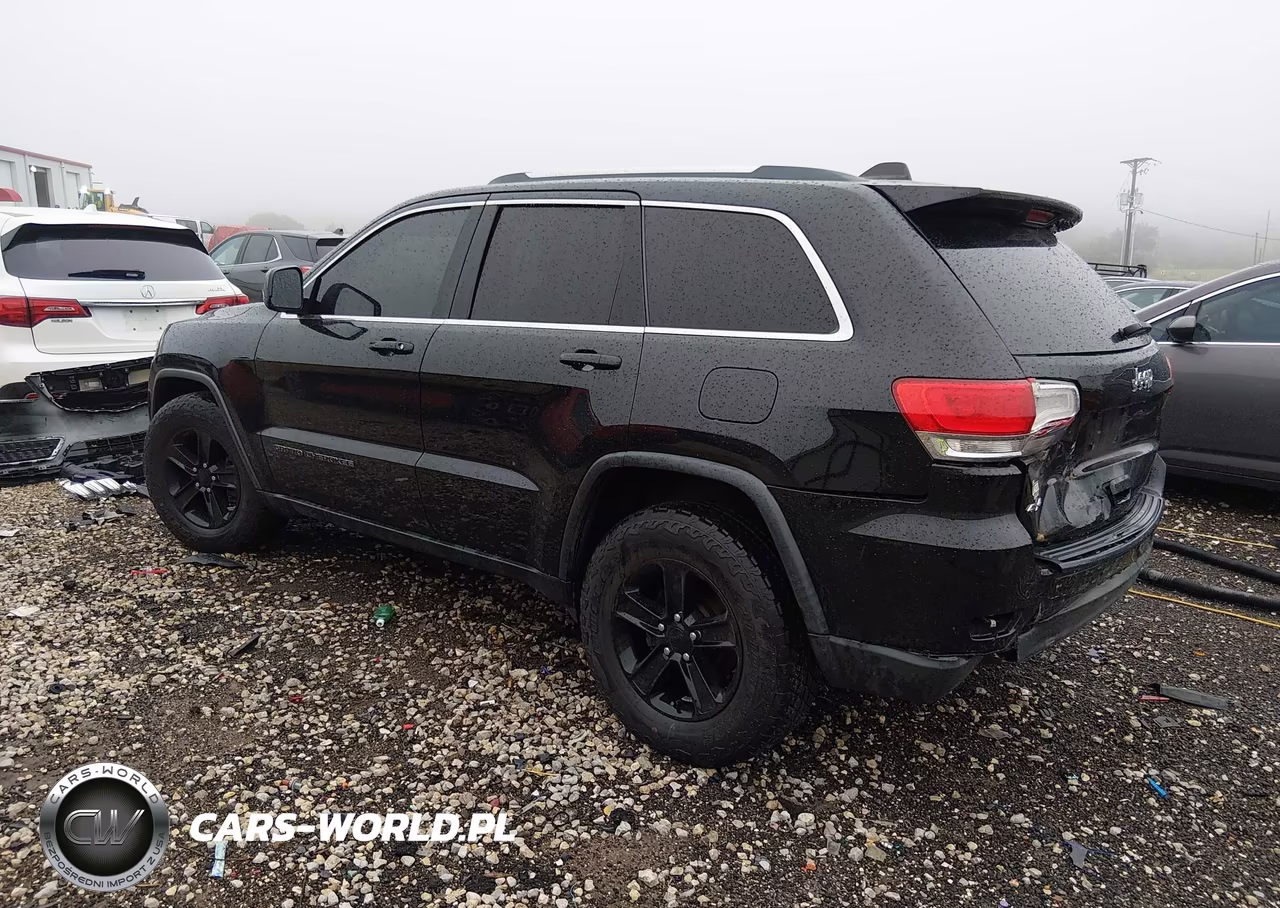 2017 Jeep Grand Cherokee Laredo 4X4 VIN:1C4RJFAG7HC825692 - 3