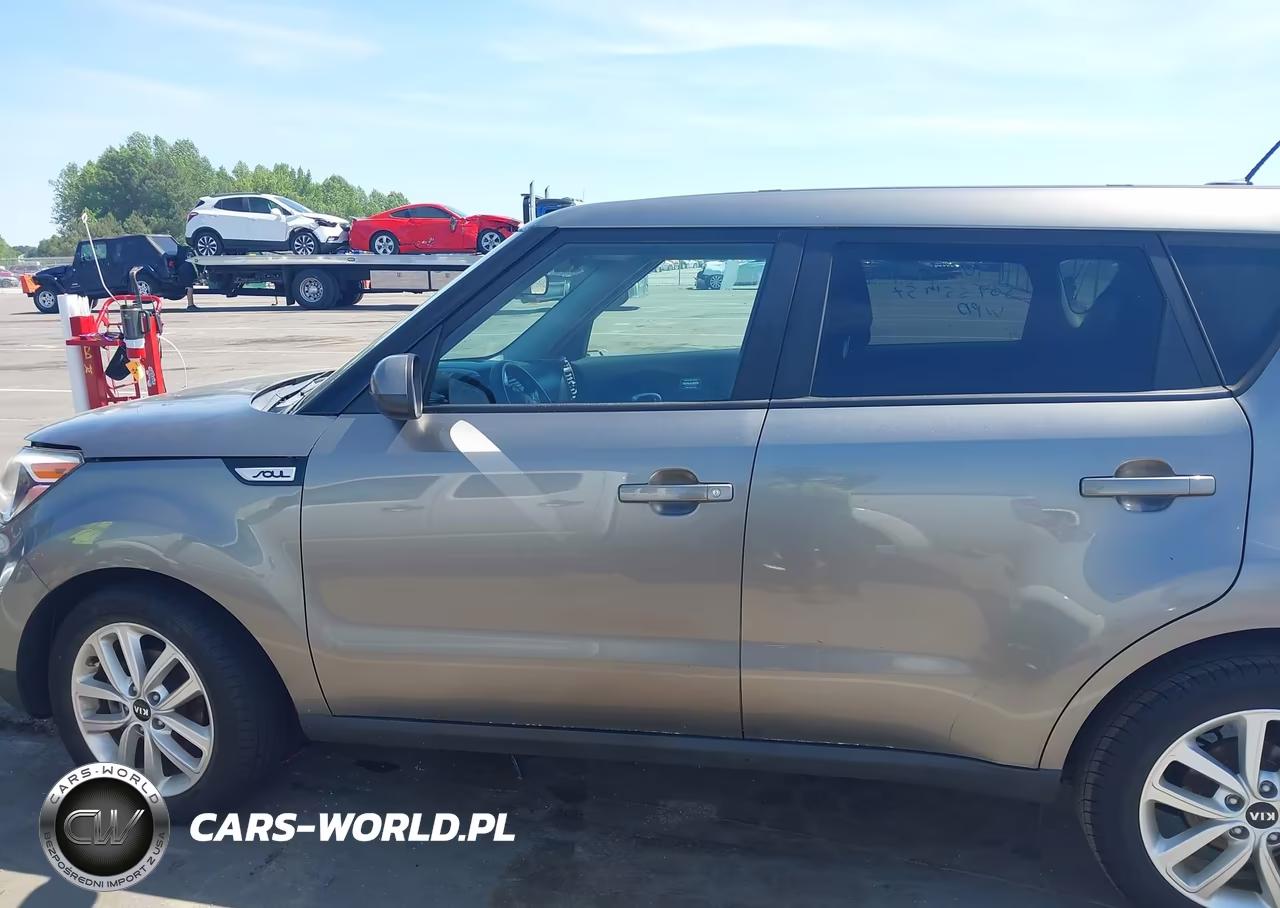 2018 Kia Soul + VIN:KNDJP3A57J7507661 - 14