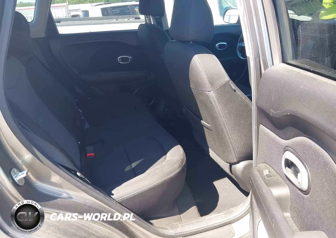 2018 Kia Soul + VIN:KNDJP3A57J7507661 - 8