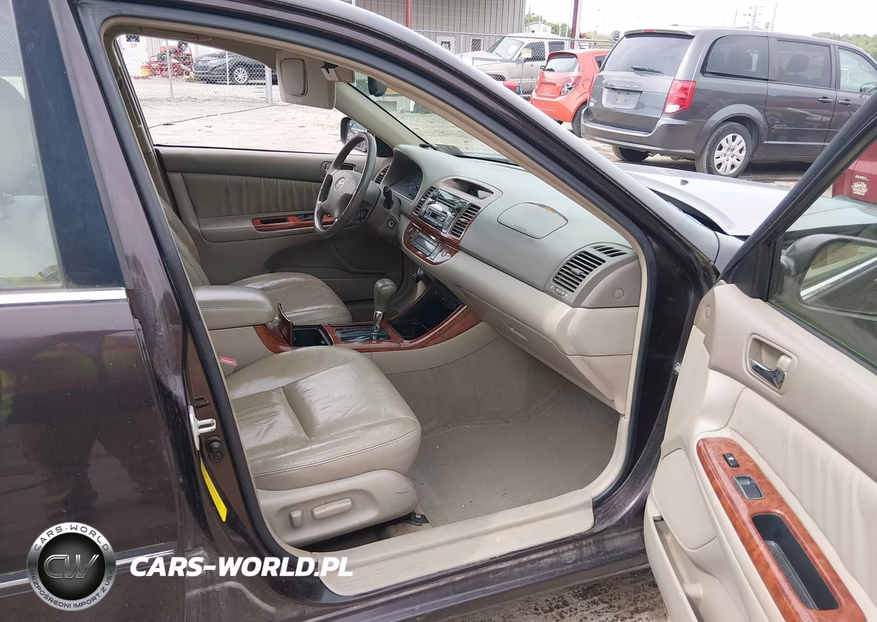 2002 Toyota Camry Xle VIN:4T1BE30K82U618445 - 5