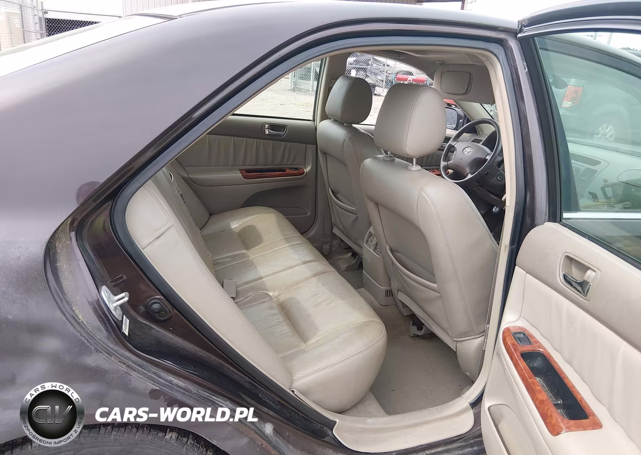2002 Toyota Camry Xle VIN:4T1BE30K82U618445 - 8