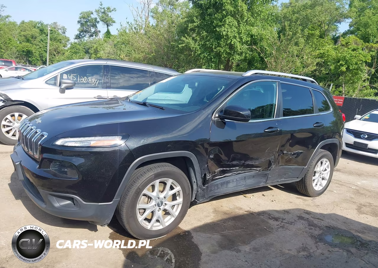 2015 Jeep Cherokee Latitude VIN:1C4PJLCS3FW525666 - 14